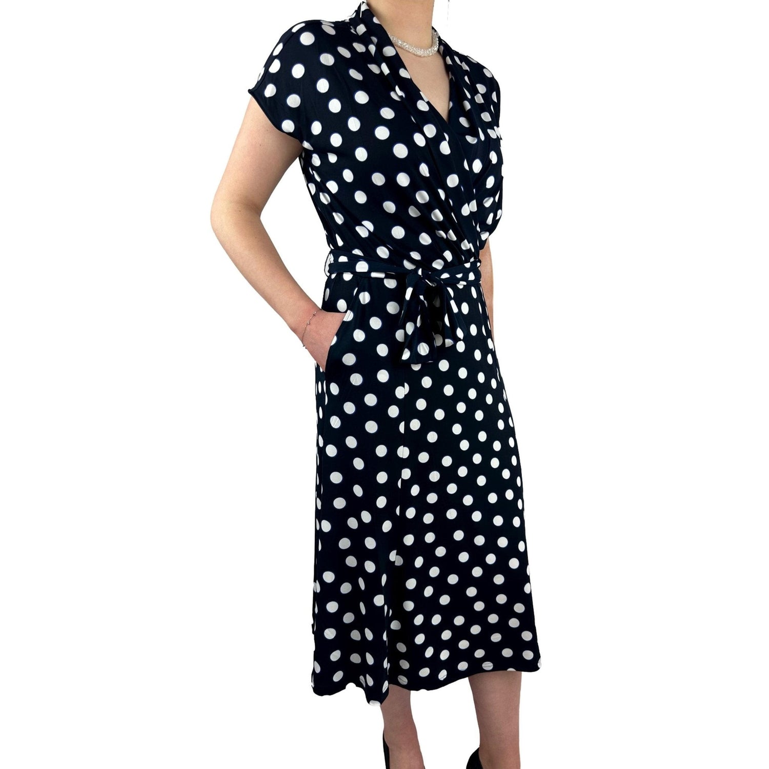 Kleid mit Tupfenmuster. Mode von Betty Barclay. Seidel Moden Onlineshop