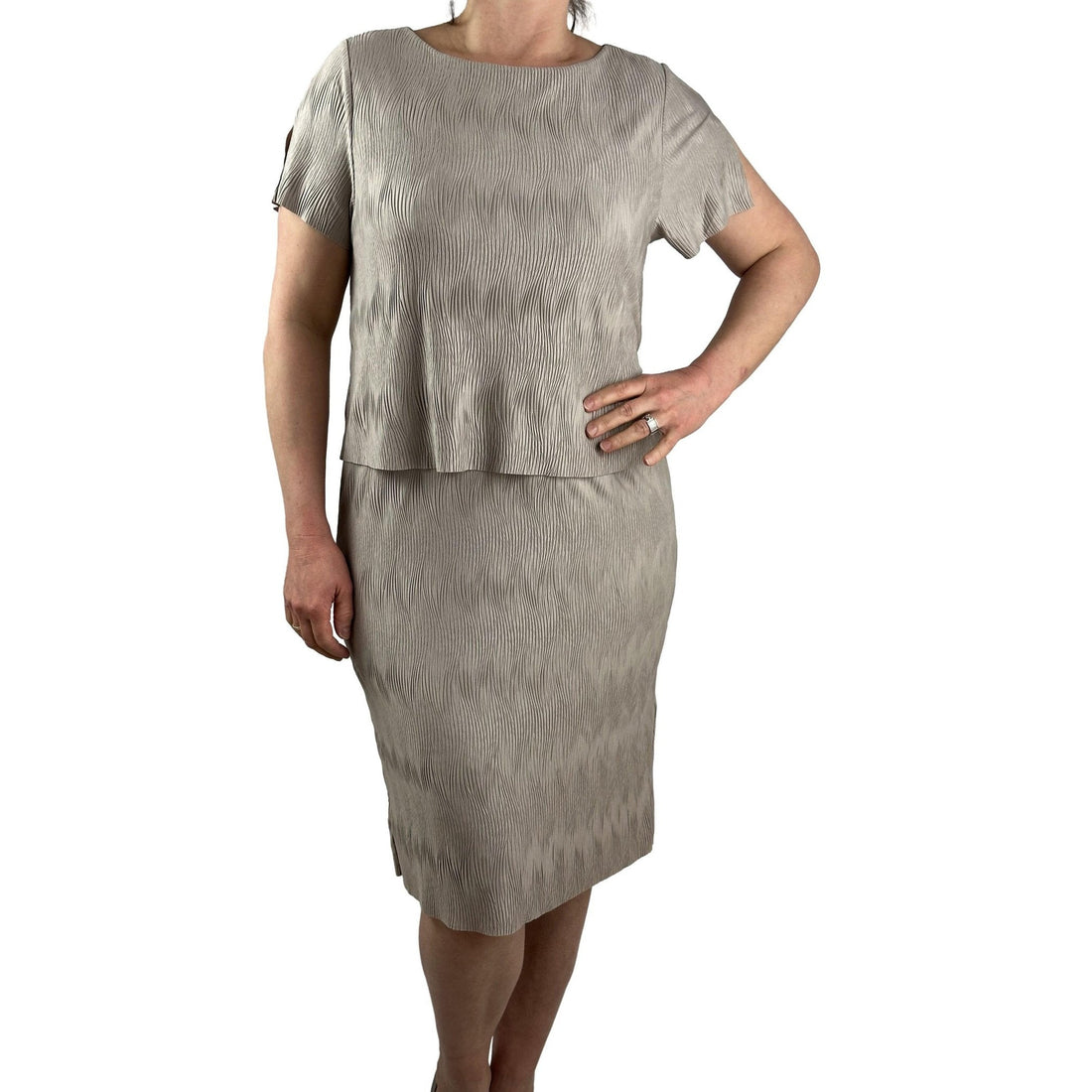Kleid aus Plissee. Mode von Betty Barclay. Seidel Moden Onlineshop