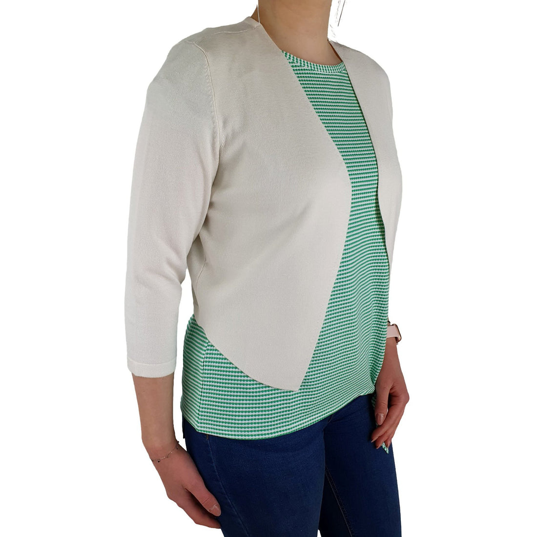 Kurze Strickjacke in Feinstrick-Qualität. Mode von Betty Barclay. Seidel Moden Onlineshop