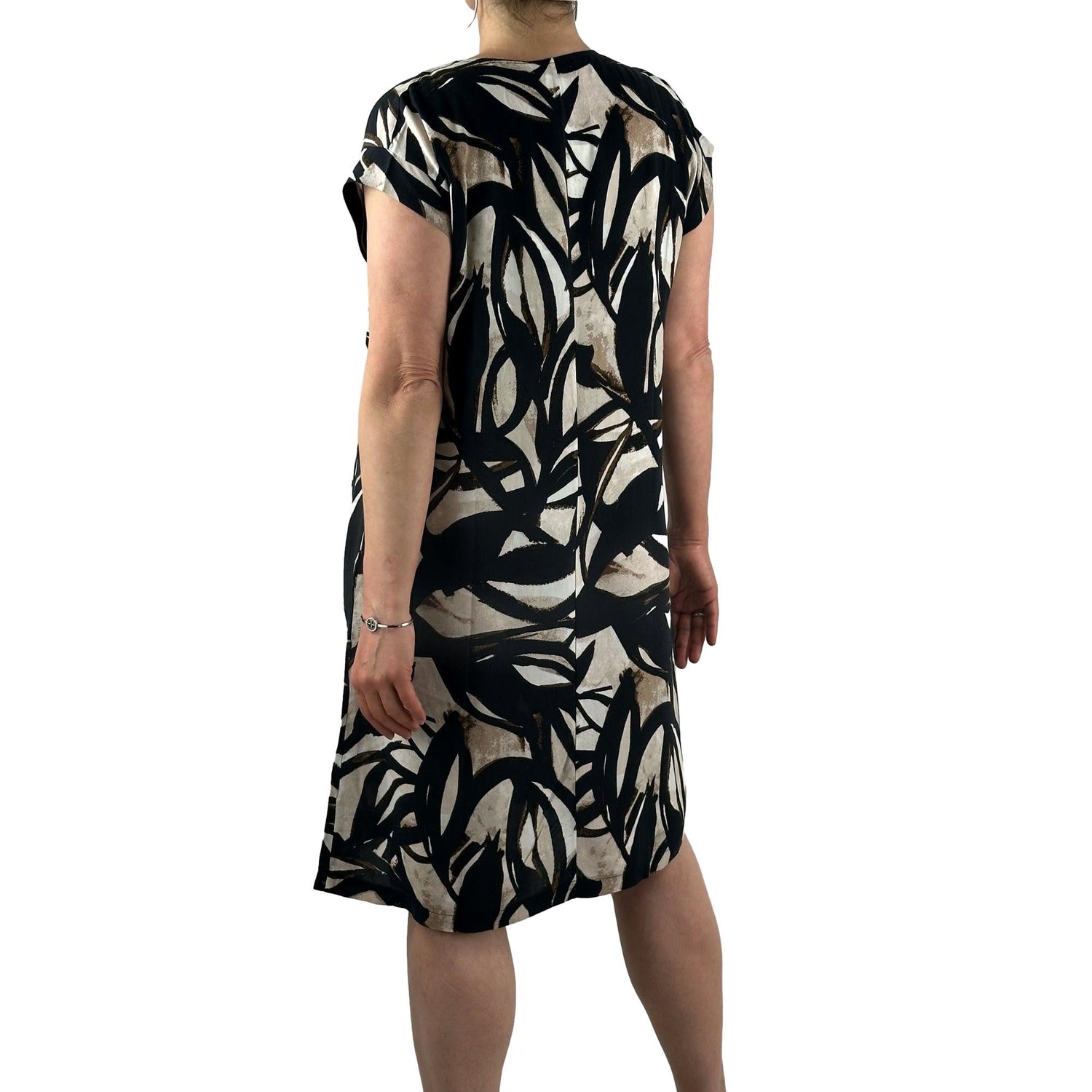 Kleid mit Alloverprint. Mode von Betty & Co. Seidel Moden Onlineshop