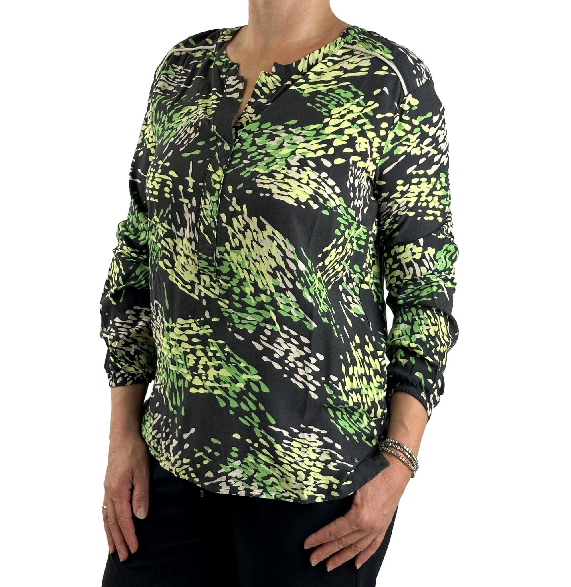 Schluse mit Allover-Print. Mode von Betty & Co. Seidel Moden Onlineshop