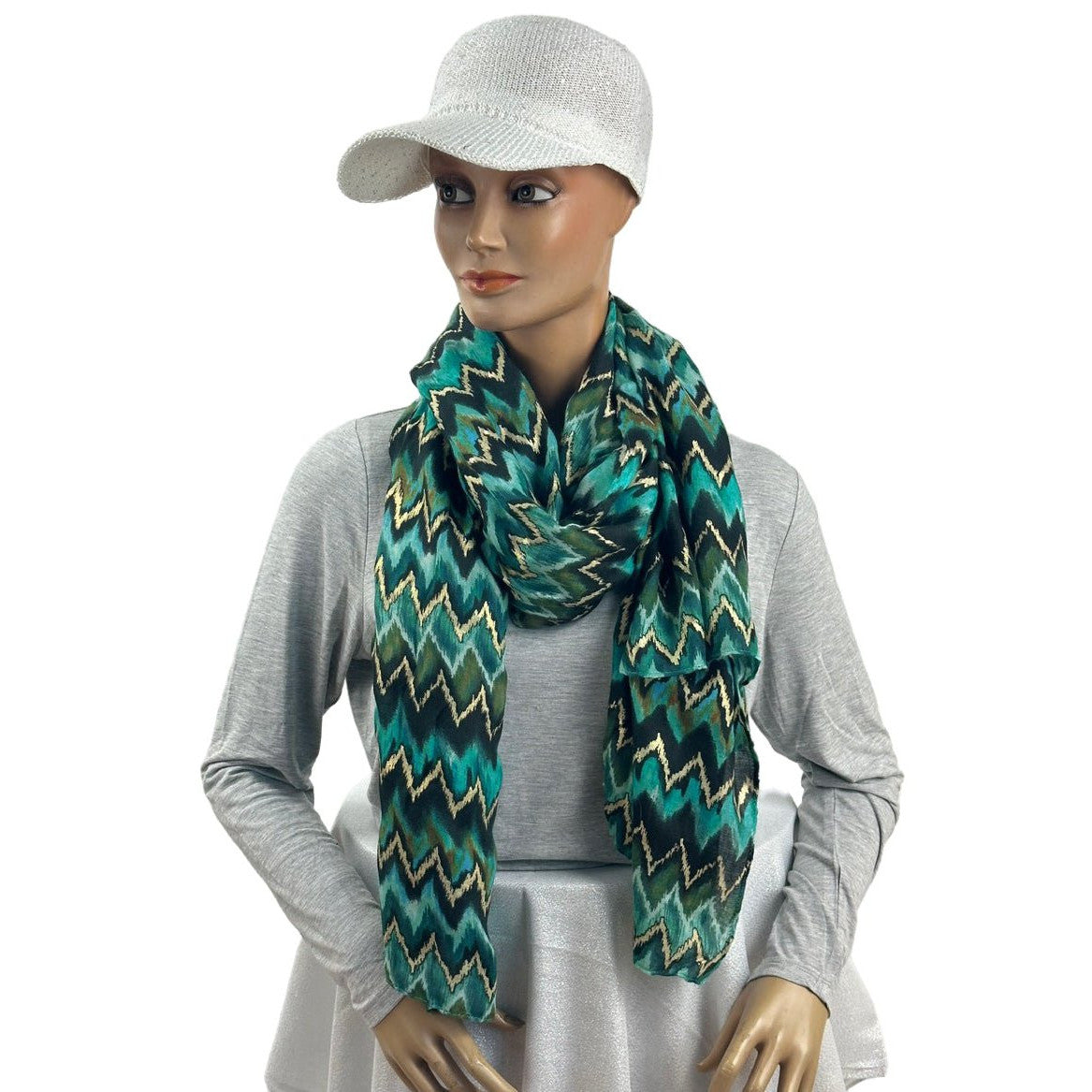 Schal mit Goldakzenten. Mode von Cassandra. Seidel Moden Onlineshop