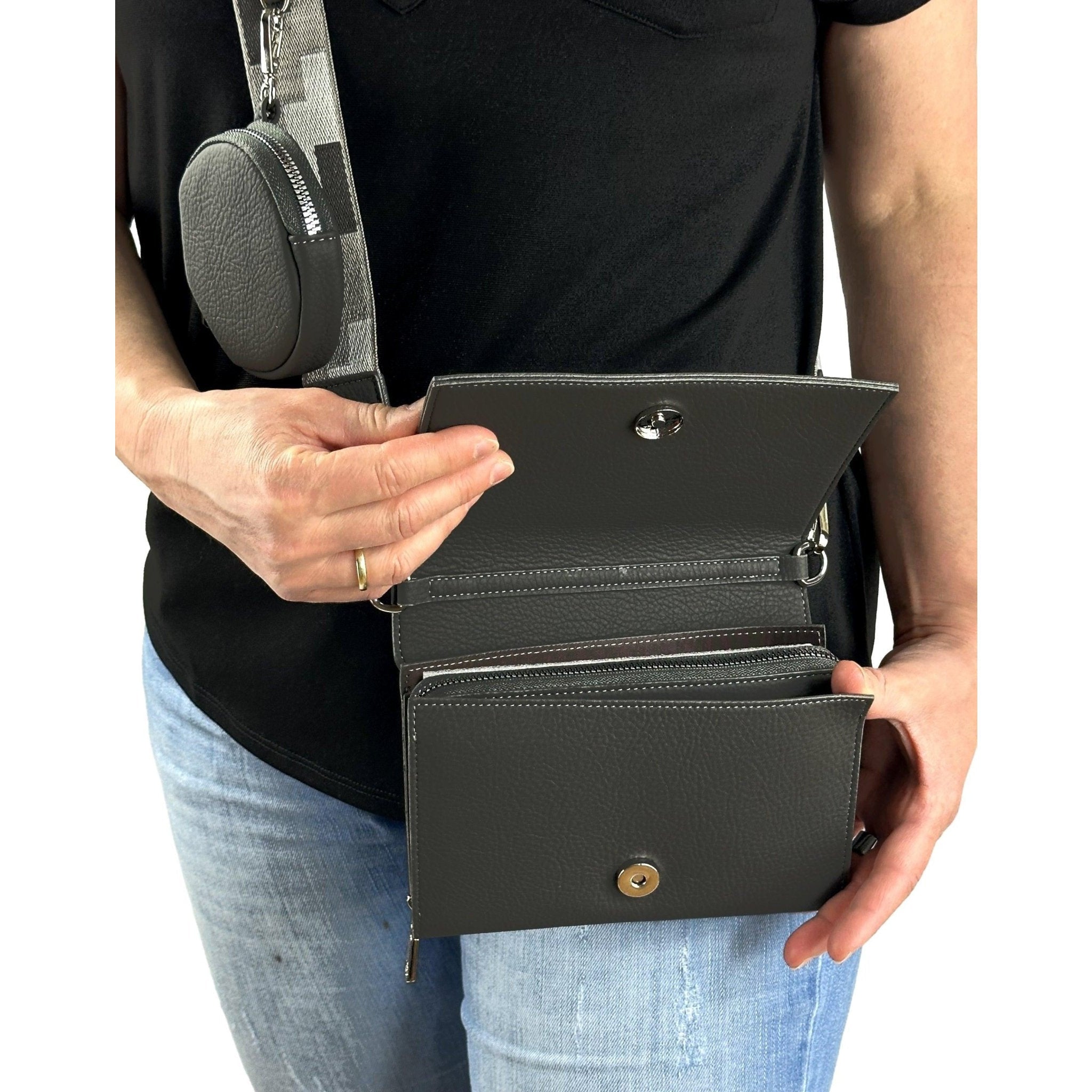 Umhängetasche mit Magnetverschluss. Mode von Cassandra. Seidel Moden Onlineshop