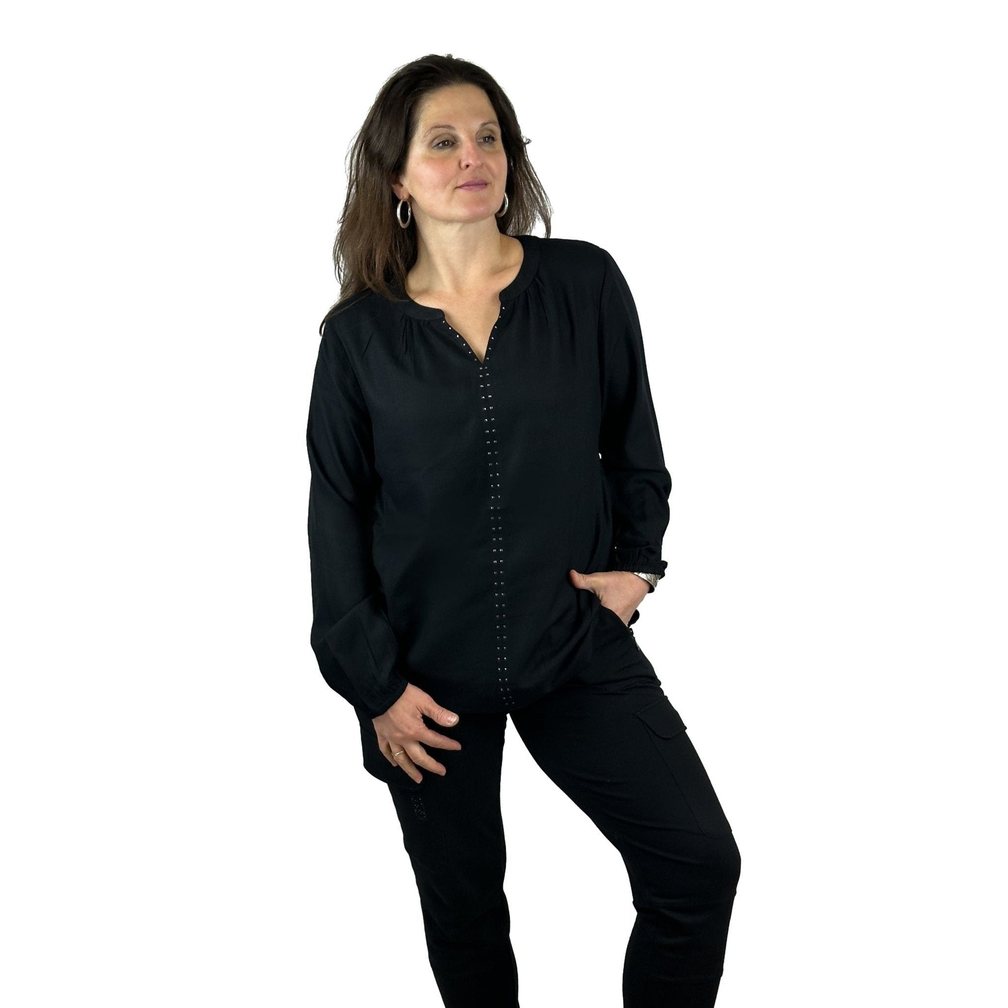 Schluse mit Nietenbesatz. Mode von Cecil. Seidel Moden Onlineshop