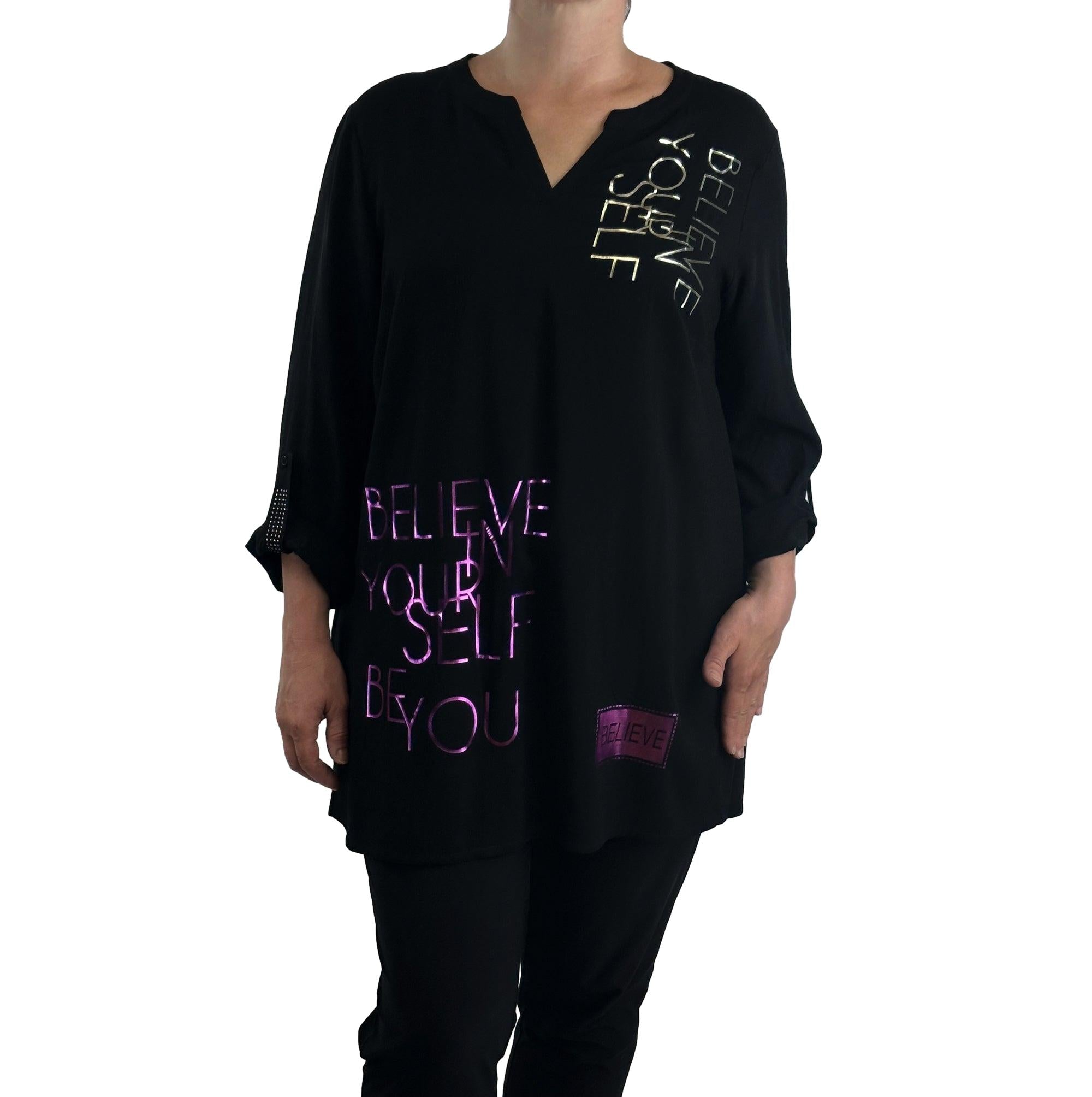 Edle Tunika mit Schriftzug. Mode von Doris Streich. Seidel Moden Onlineshop