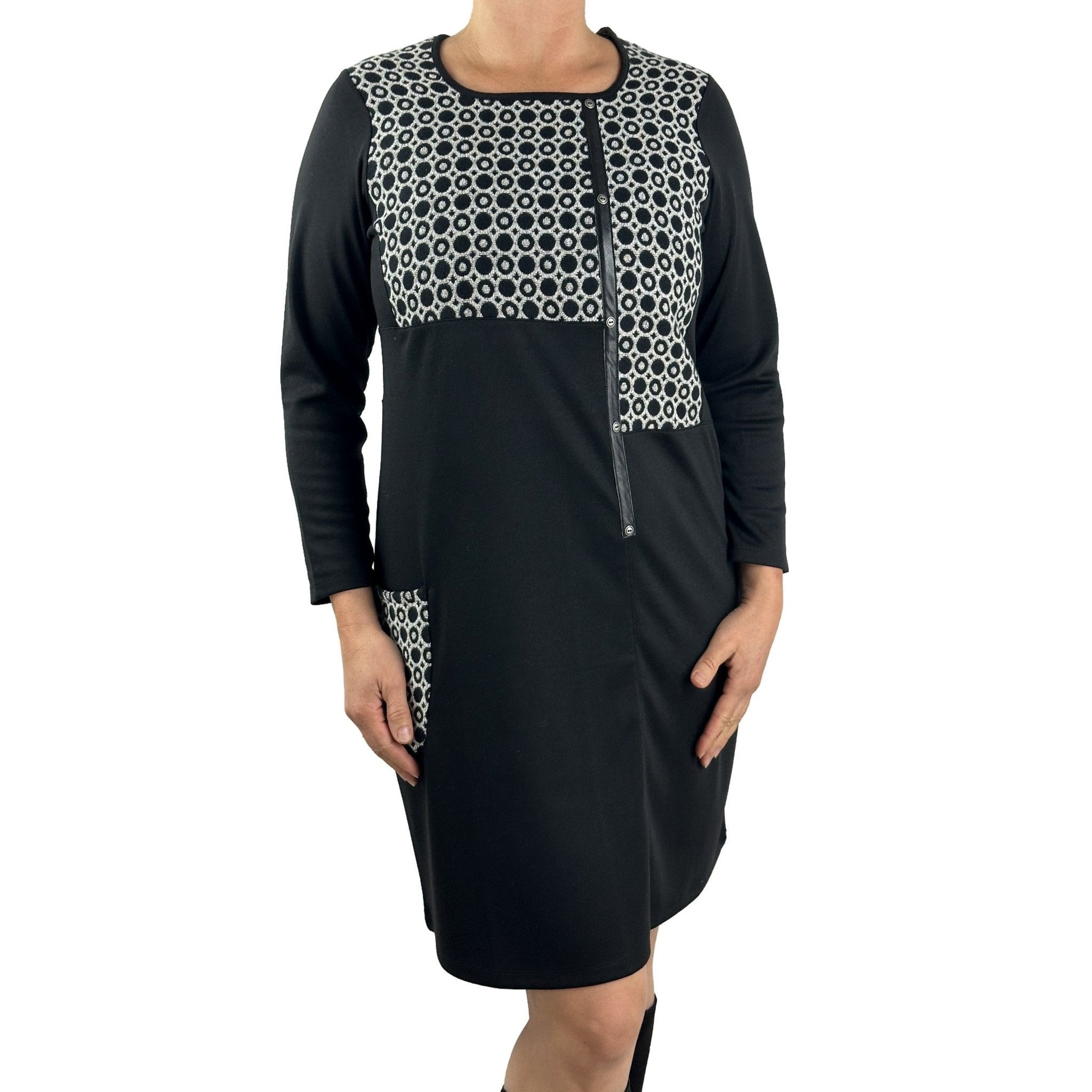 Kleid mit Tasche und Lederoptik-Details. Mode von Kalisson. Seidel Moden Onlineshop