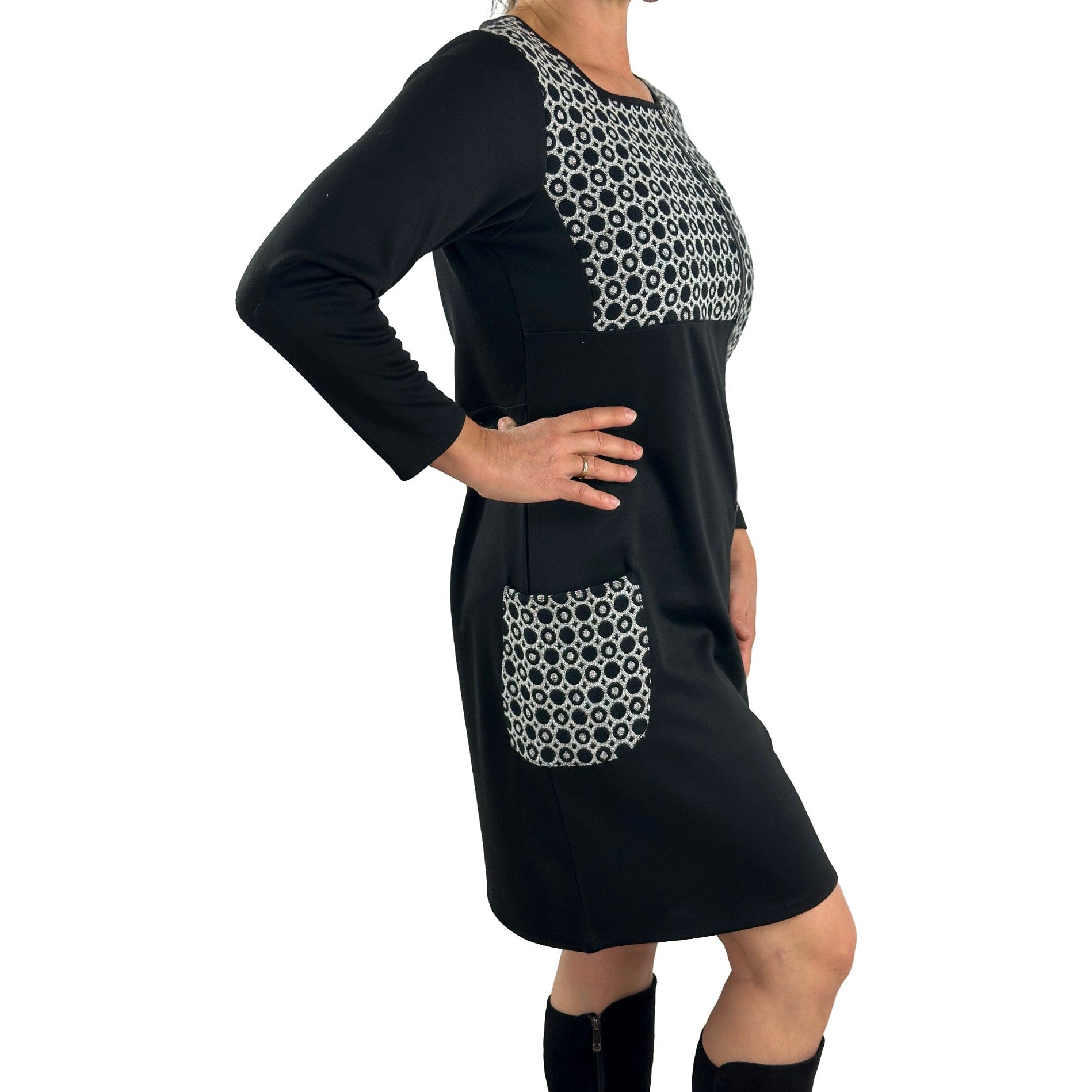 Kleid mit Tasche und Lederoptik-Details. Mode von Kalisson. Seidel Moden Onlineshop