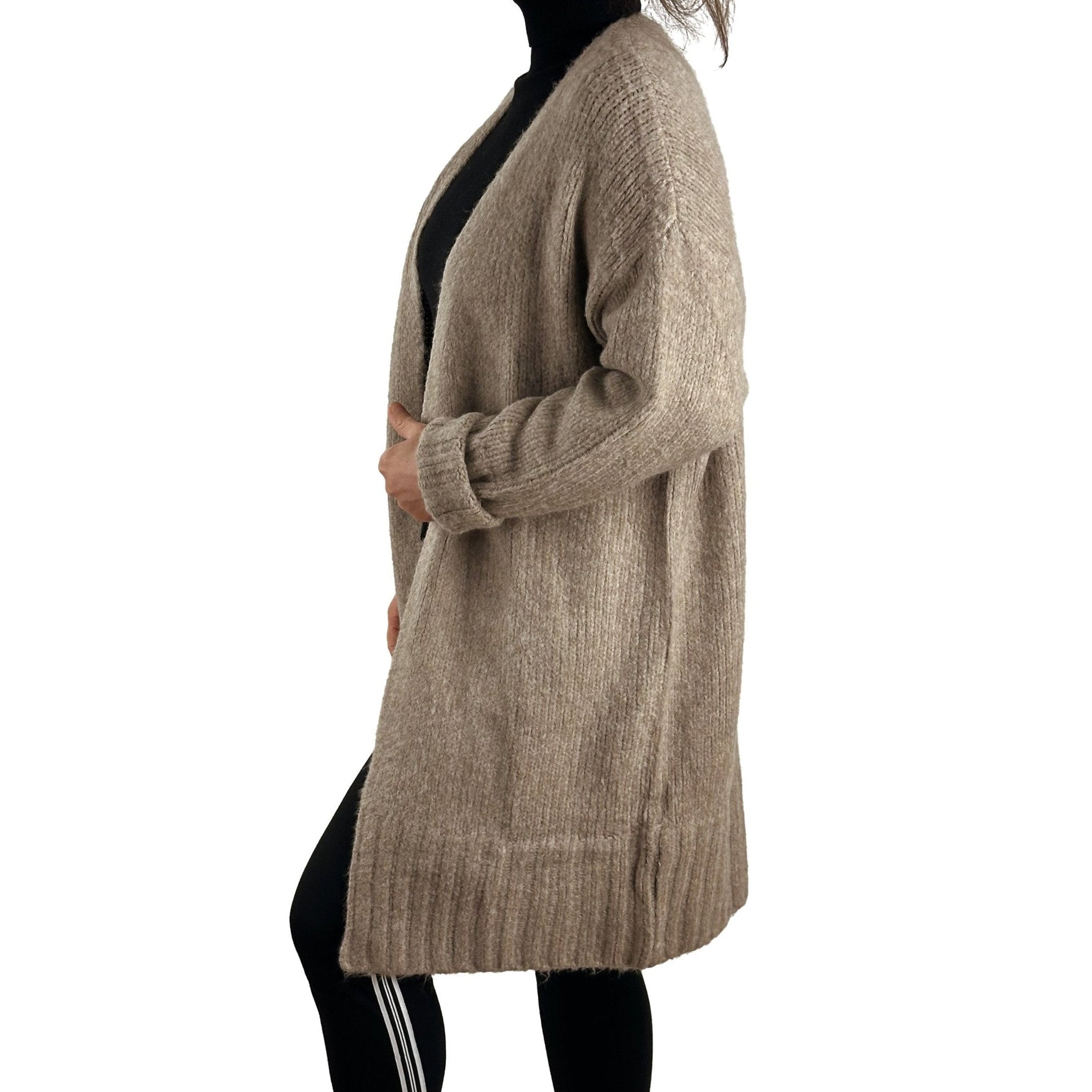 Strickjacke mit breiten Rippenbündchen. Mode von Mekstone. Seidel Moden Onlineshop