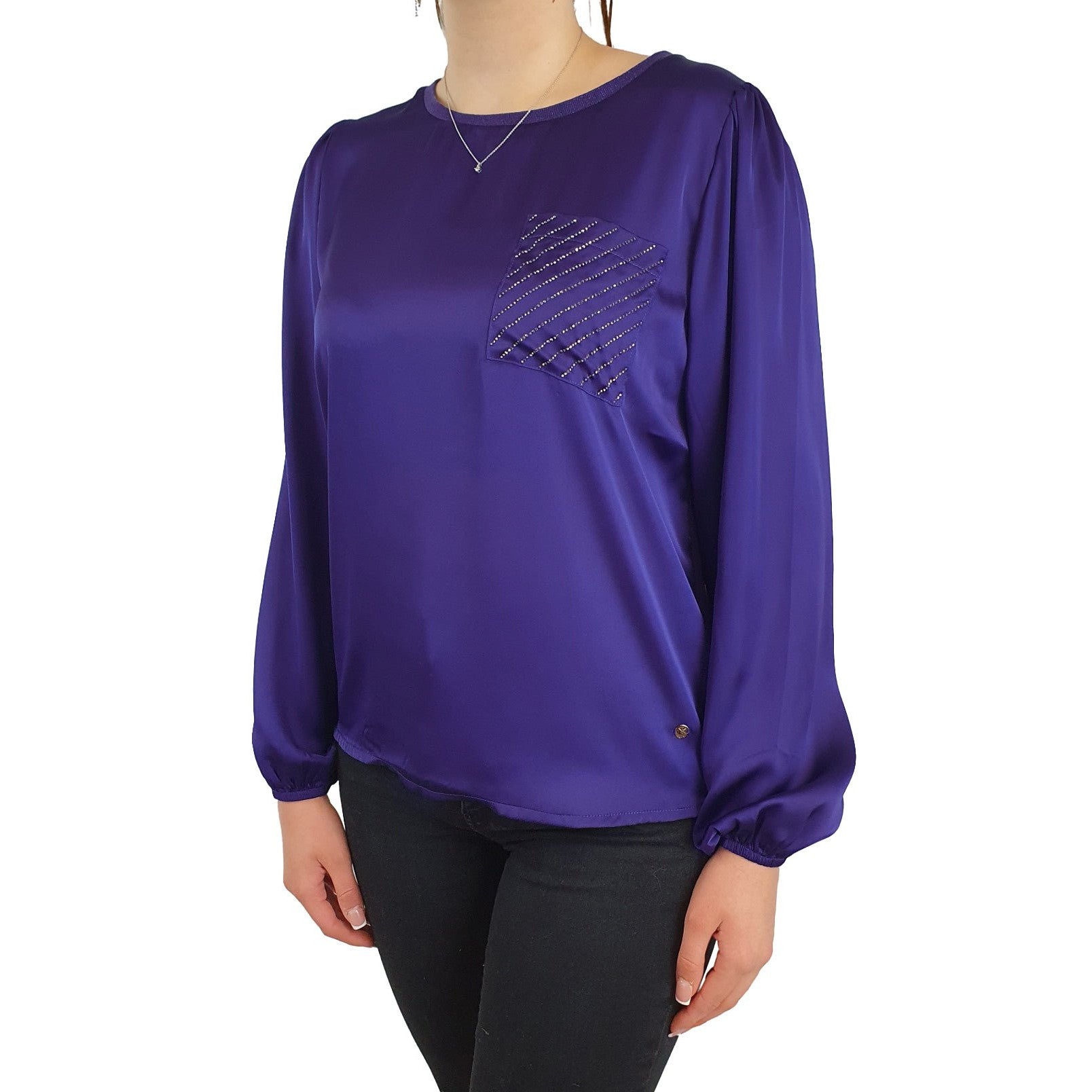 Schluse in edler Satinoptik. Mode von Monari. Seidel Moden Onlineshop