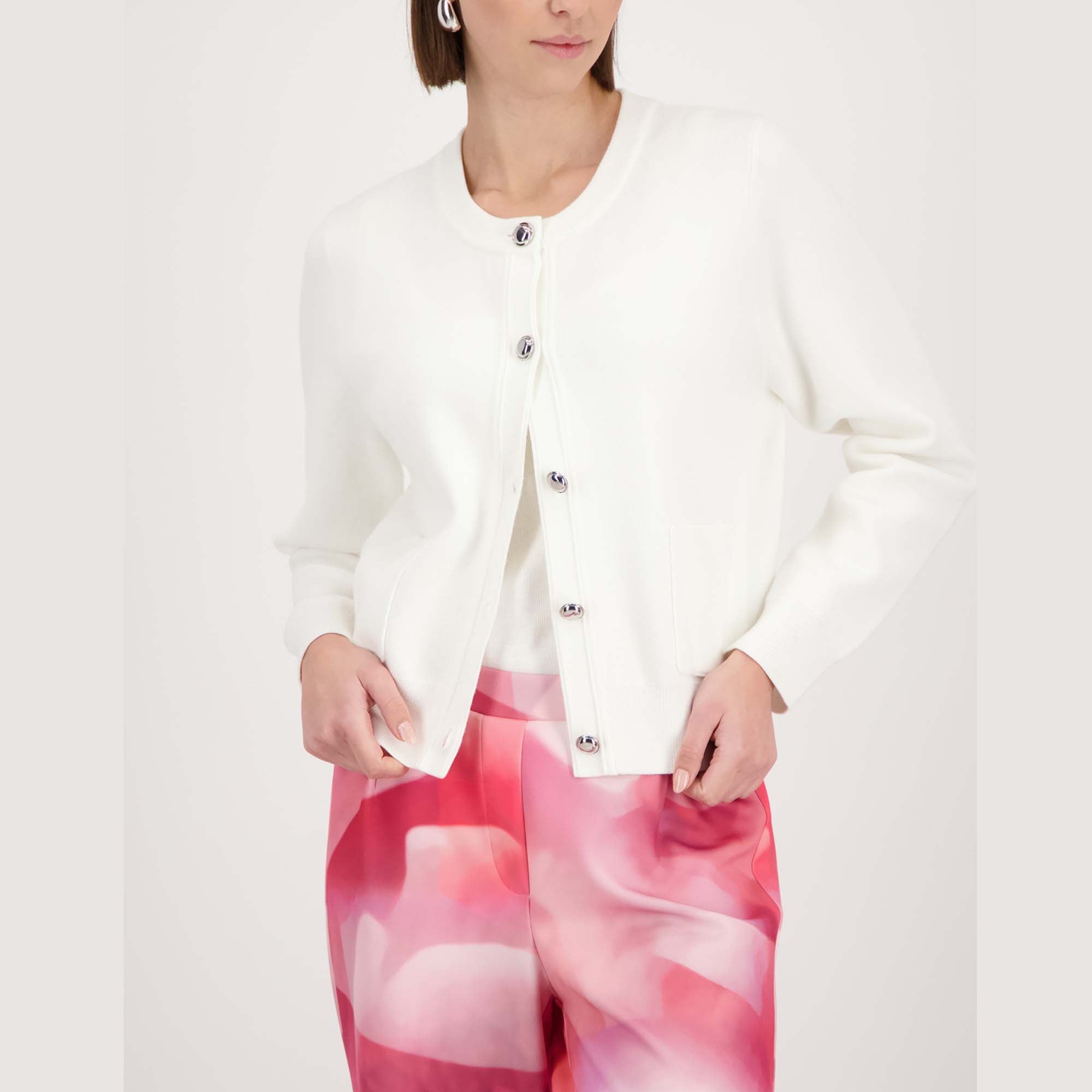 Strickjacke mit Schmuckknöpfen - Mode von Monari