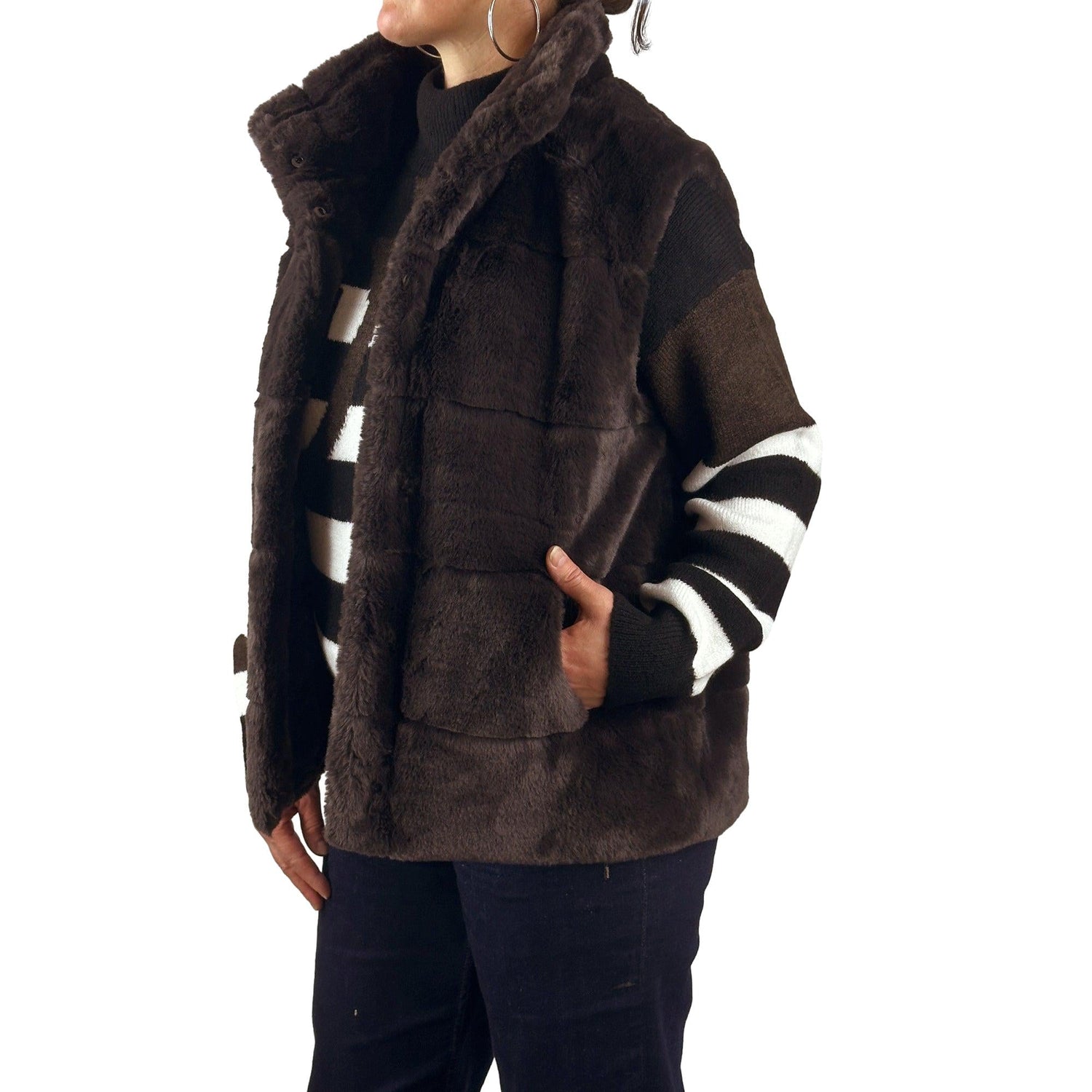 Weste aus Webpelz. Mode von Monari. Seidel Moden Onlineshop