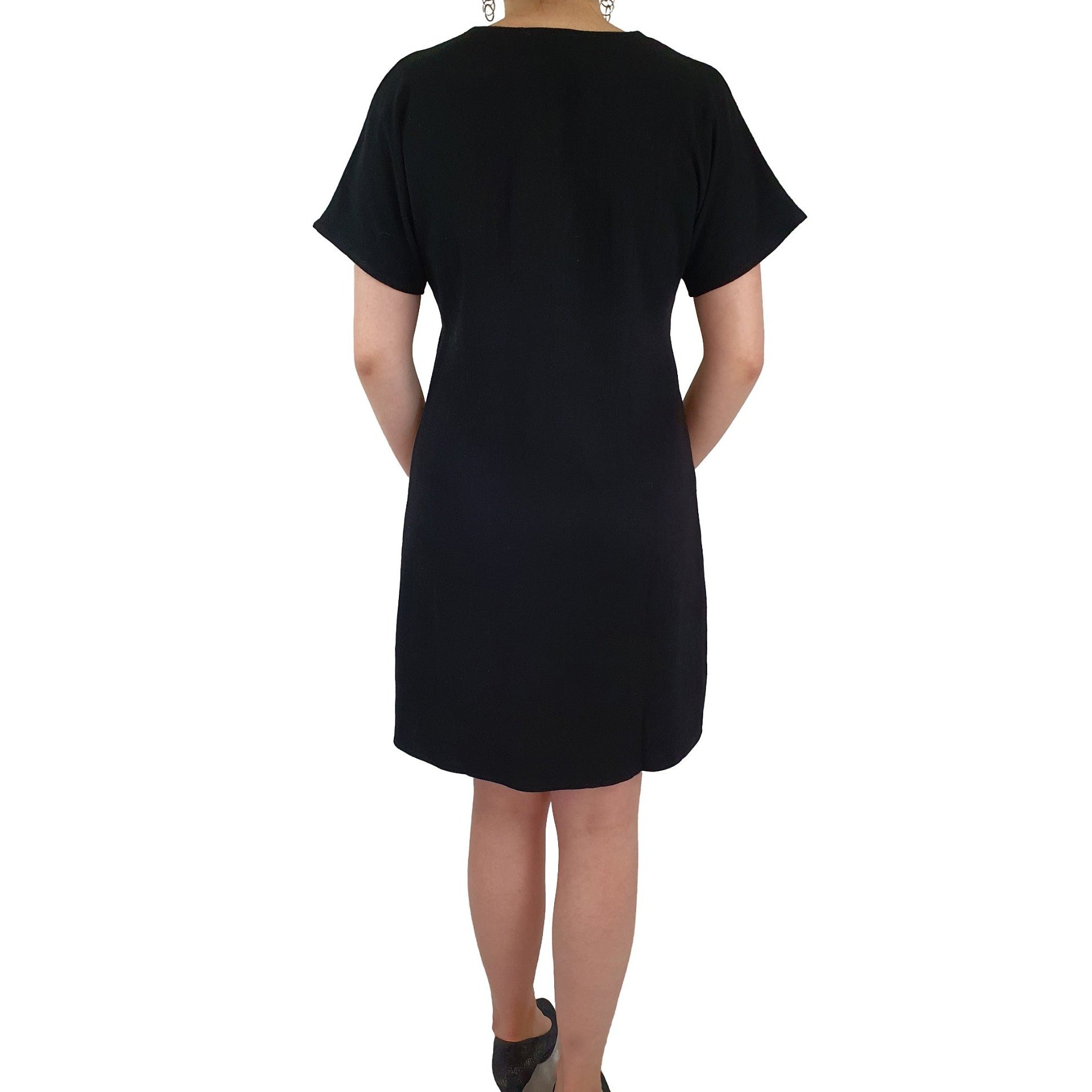 Kleid mit V-Ausschnitt in Leinen-Qualität. Mode von M.X.O. Seidel Moden Onlineshop