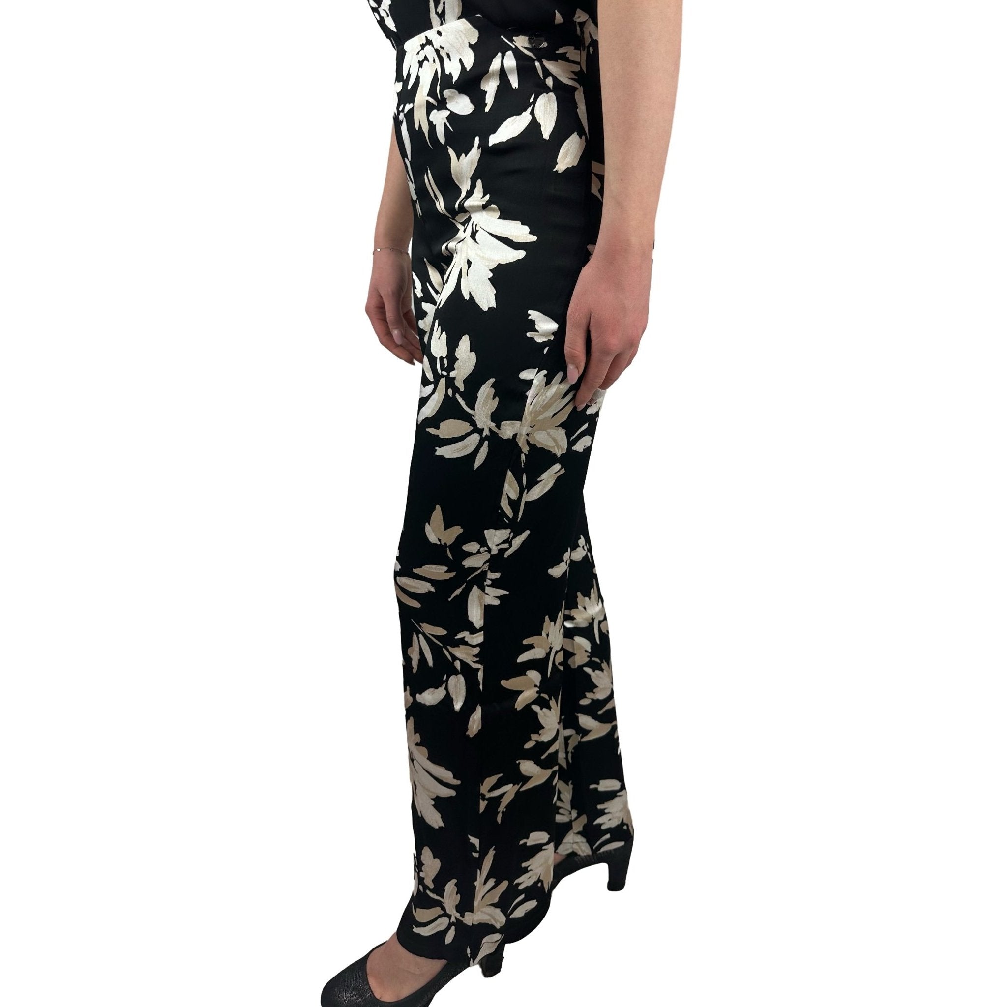 Hose in Satin-Optik mit floralem Print. Mode von Tamaris. Seidel Moden Onlineshop