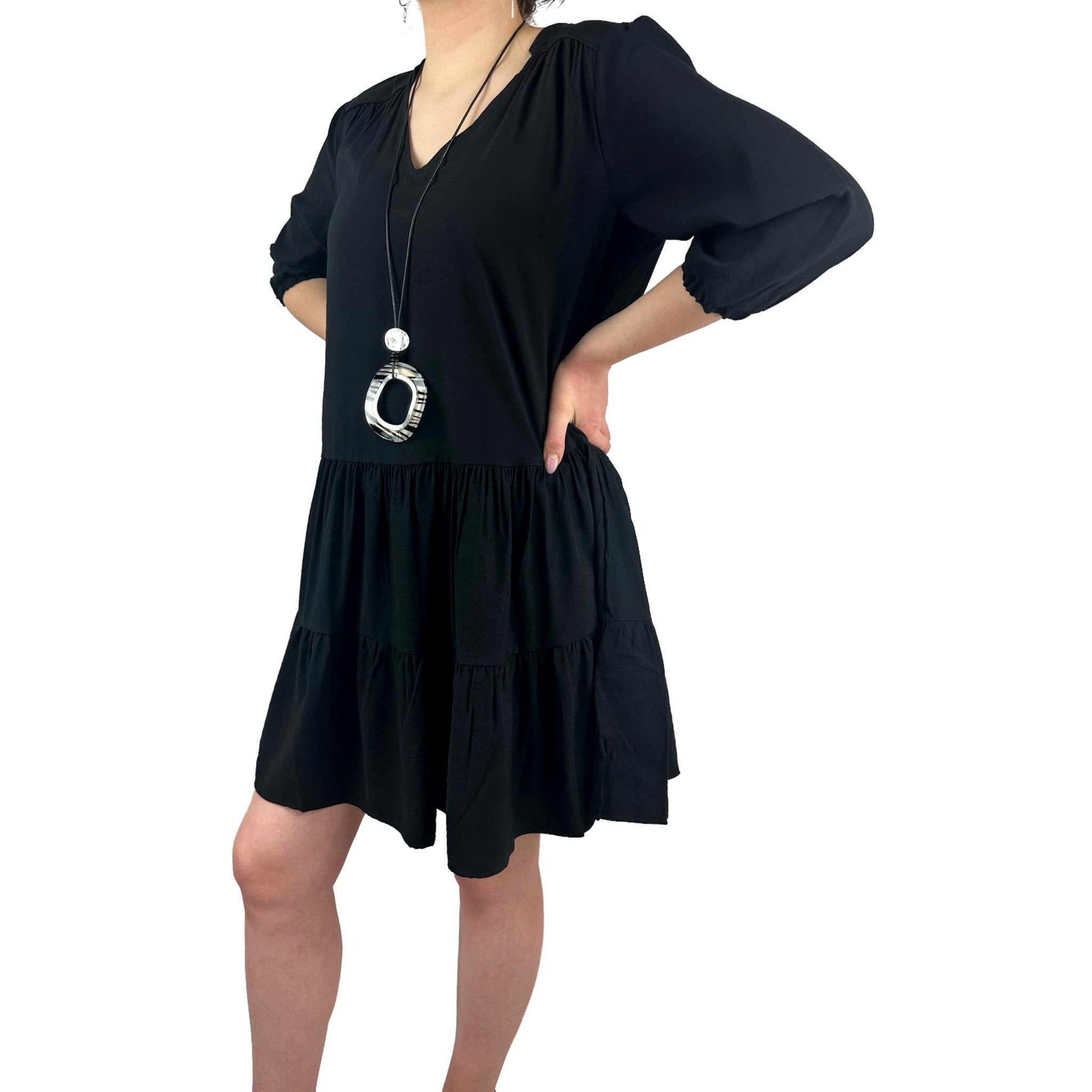 Kleid mit V-Ausschnit. Mode von Tamaris. Seidel Moden Onlineshop