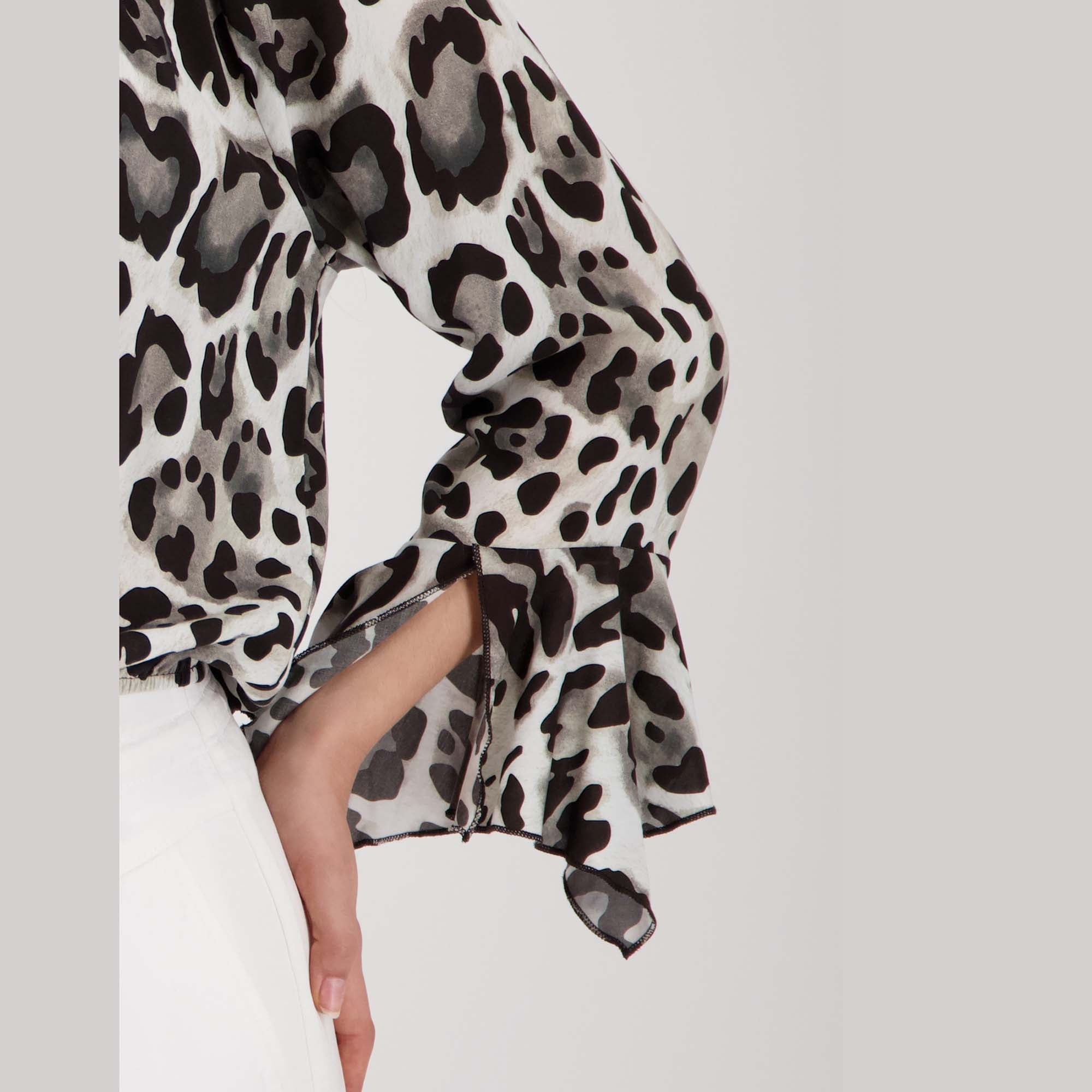 Bluse mit Leomuster - Mode von Monari