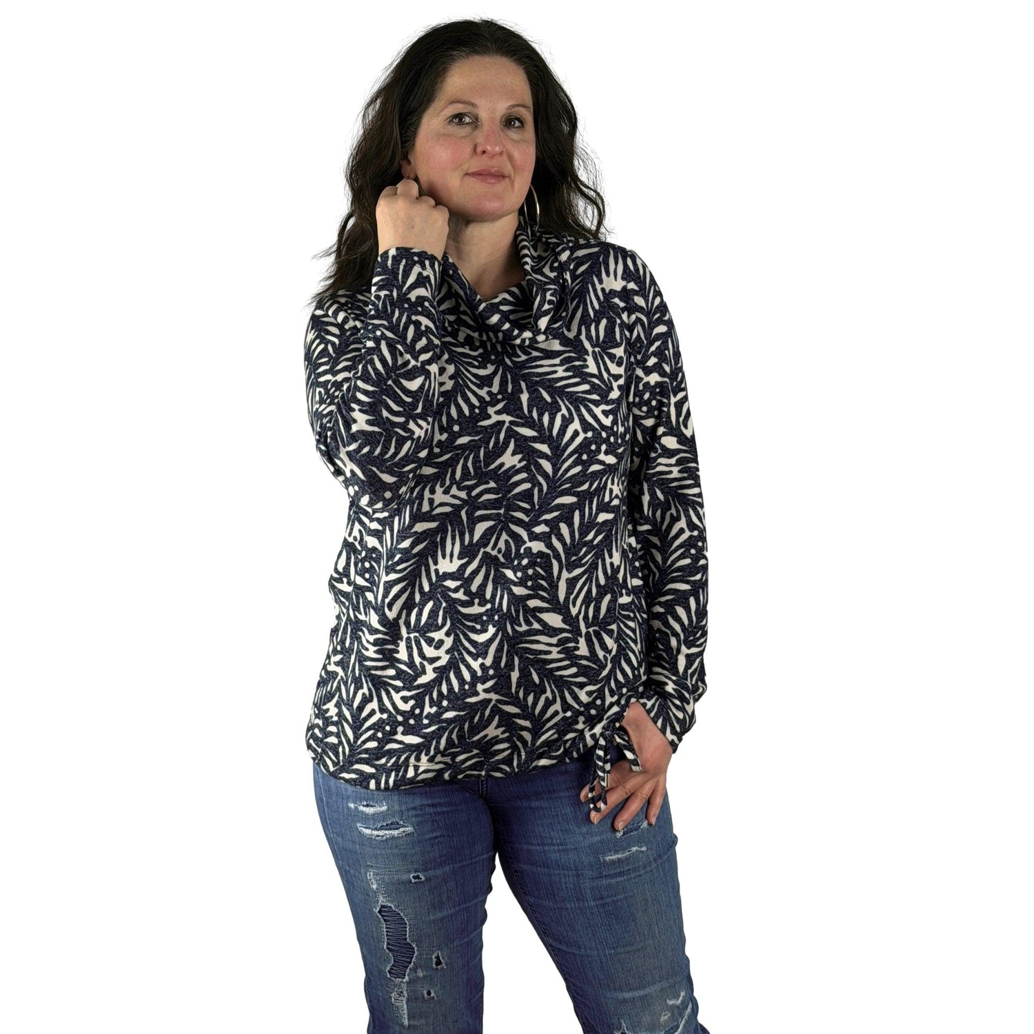 Sweatshirt with a low-neck turtleneck