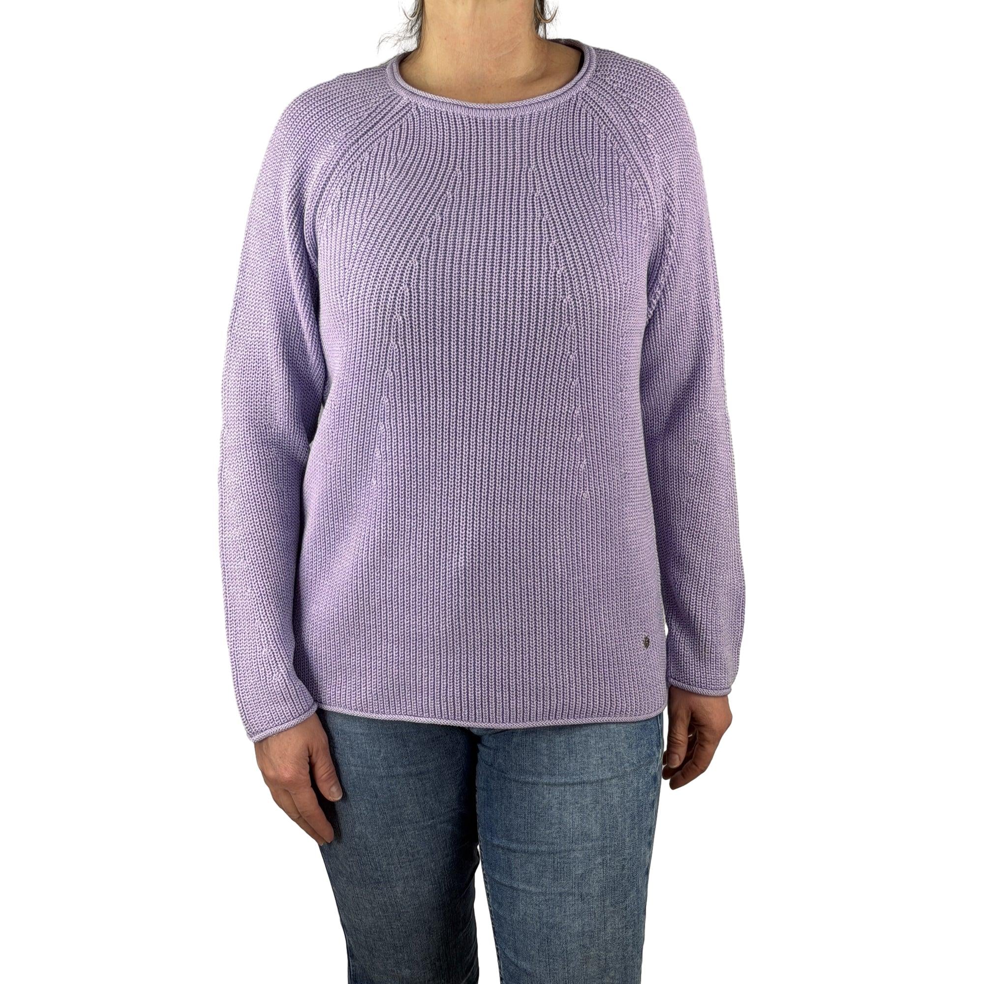 Knit sweater with raglan sleeves