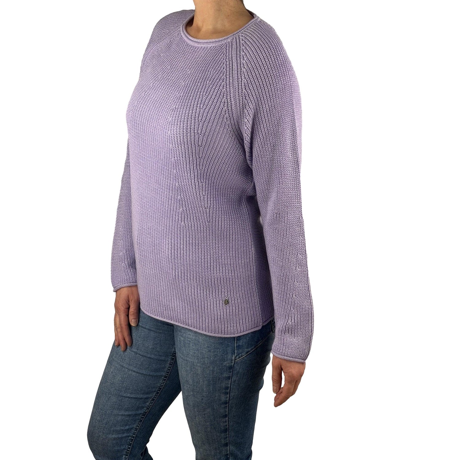Knit sweater with raglan sleeves