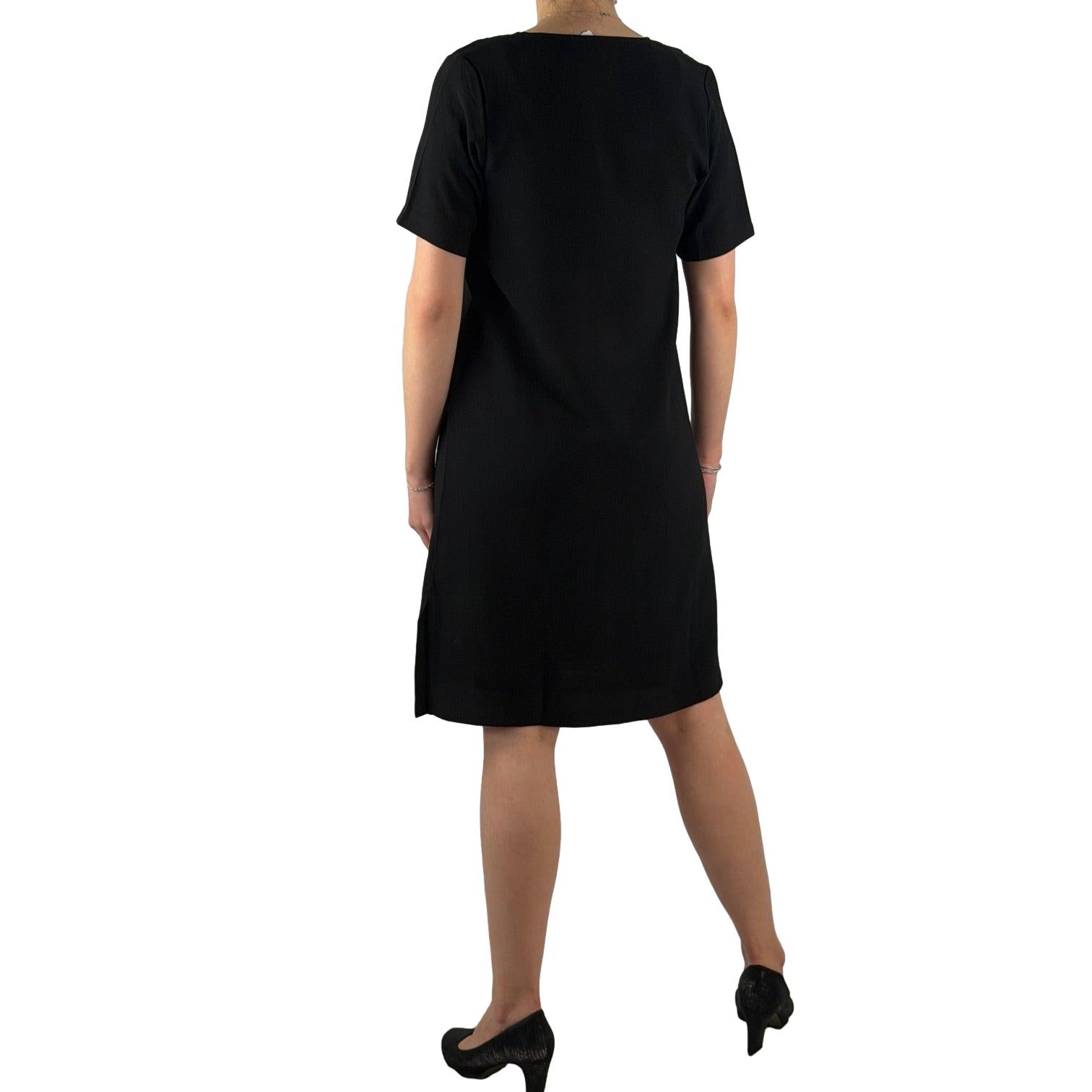 Kleid mit V-Ausschnitt