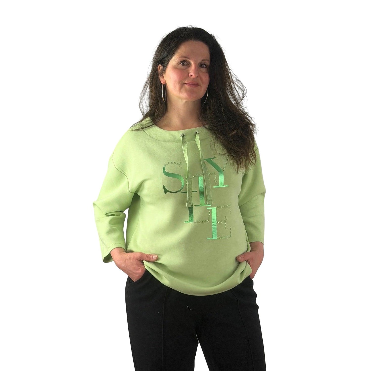 Sweatshirt with lettering