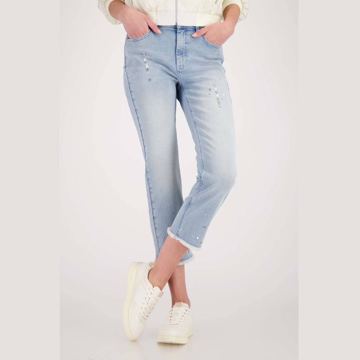 Jeans mir Schmuckdetails - Mode von Monari