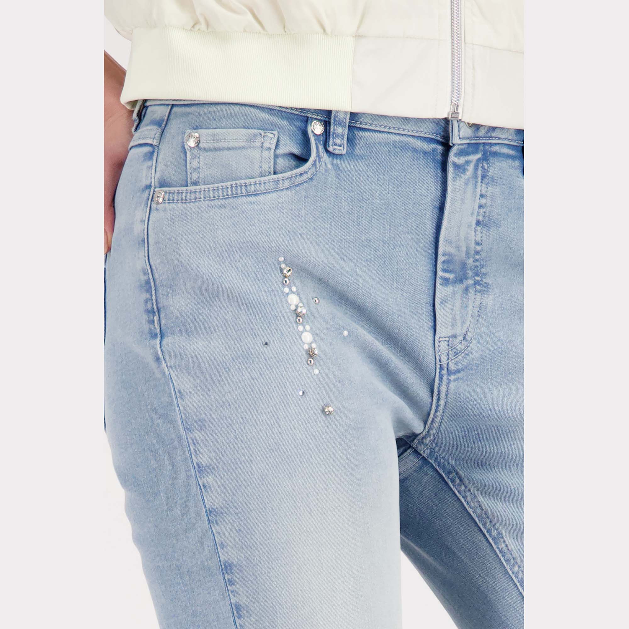 Jeans mir Schmuckdetails - Mode von Monari