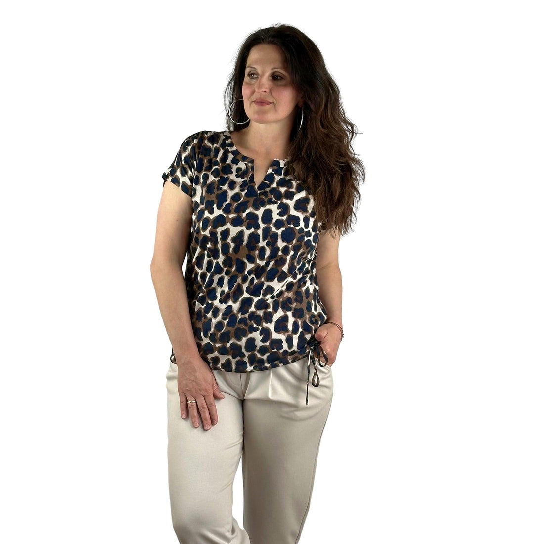 Leoshirt mit V-Ausschnitt. Mode von Betty &amp; Co. Seidel Moden Onlineshop