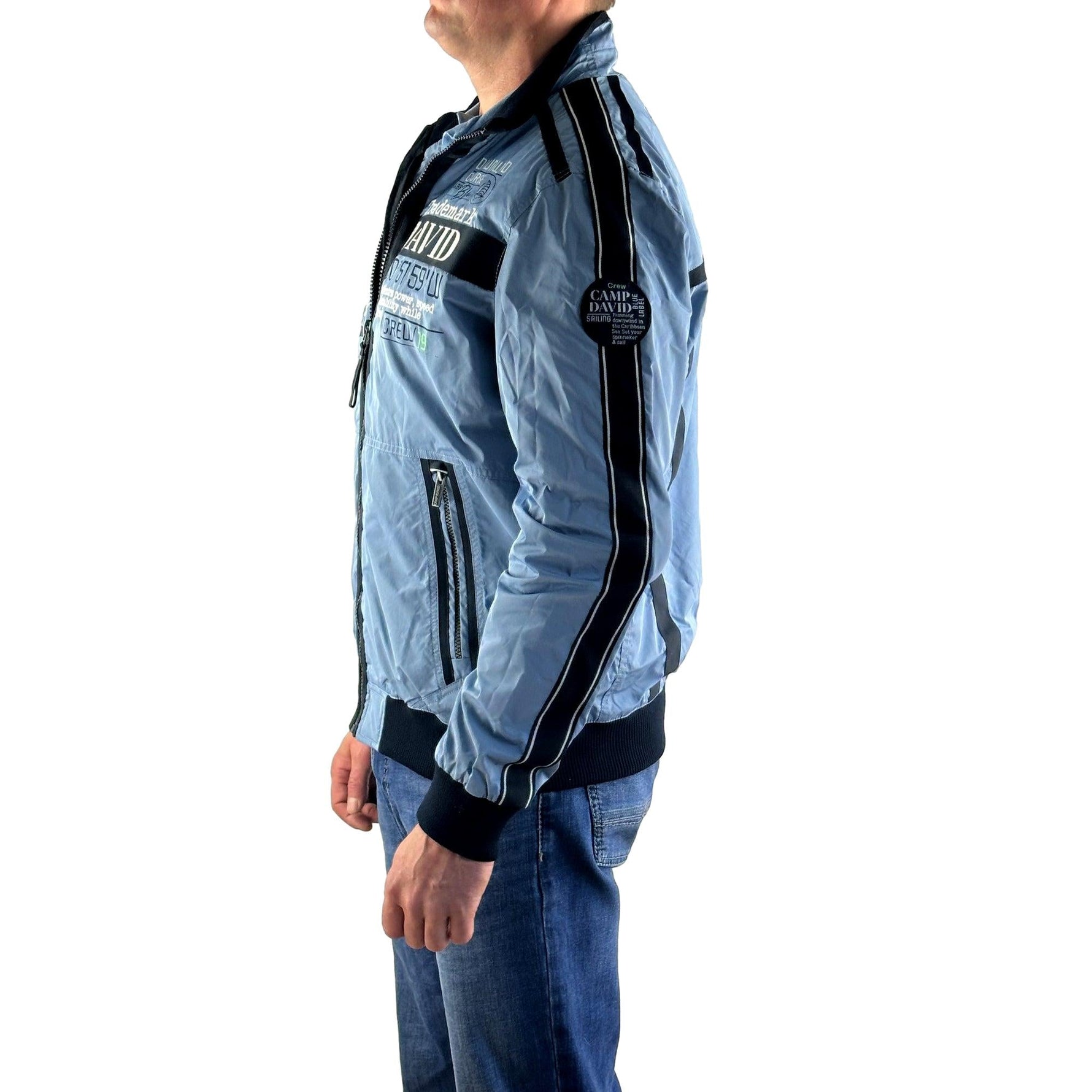 Spannende Jacke Mit Schriftzug Ebenbild