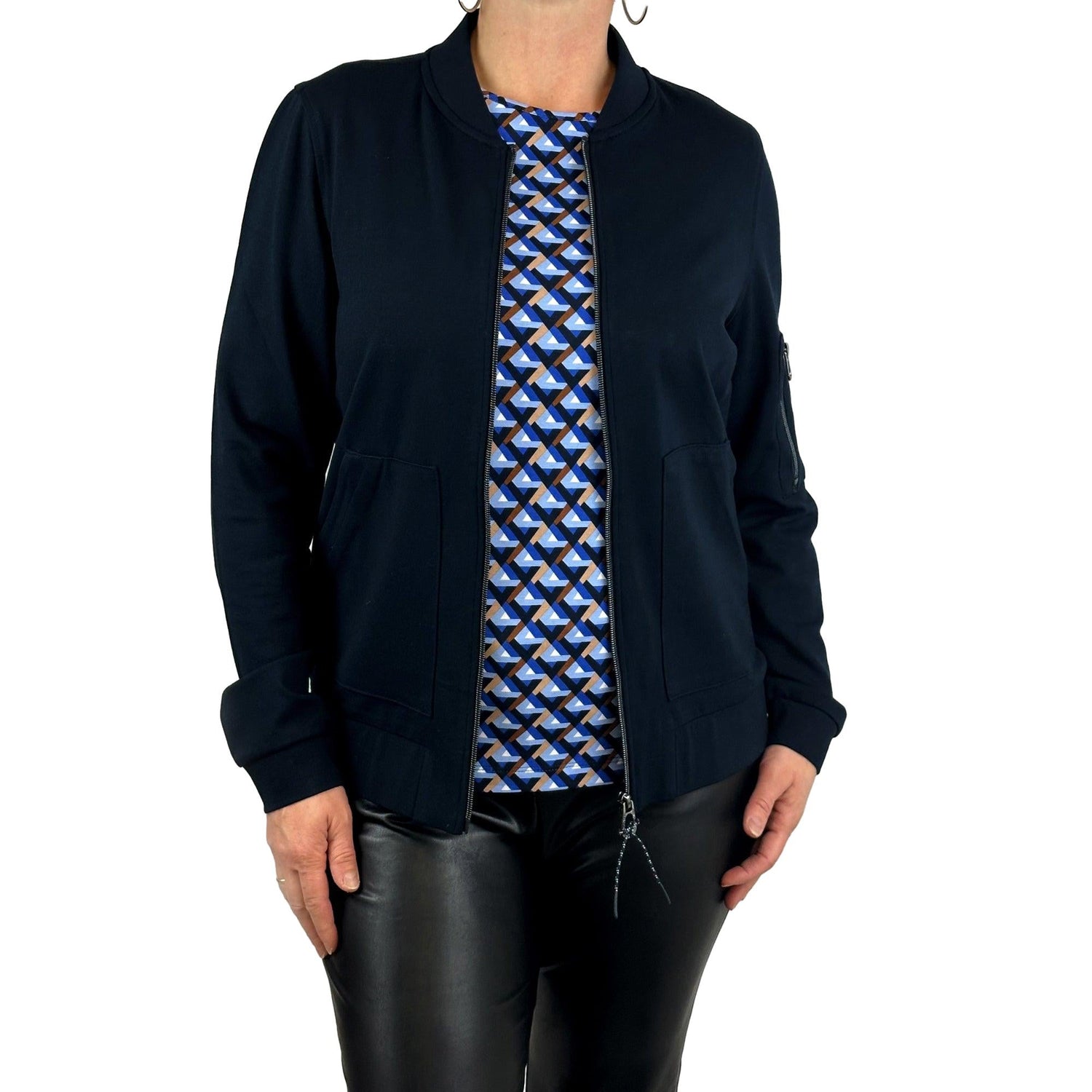 Sweatjacke im Collage-Stil. Mode von Cecil. Seidel Moden Onlineshop