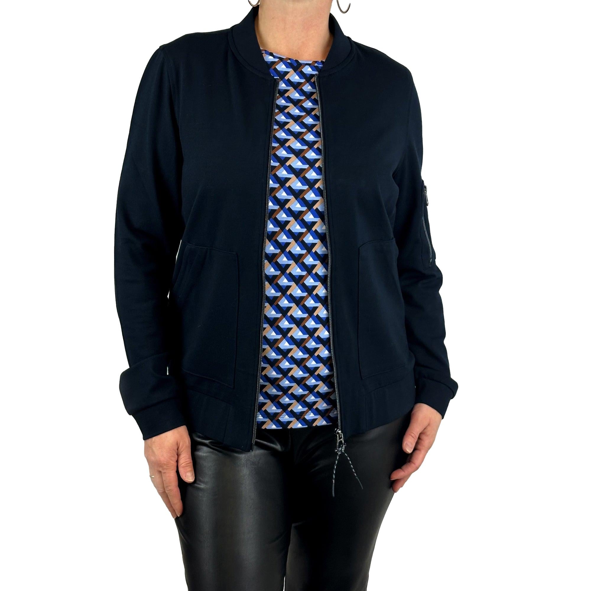 Sweatjacke im Collage-Stil. Mode von Cecil. Seidel Moden Onlineshop