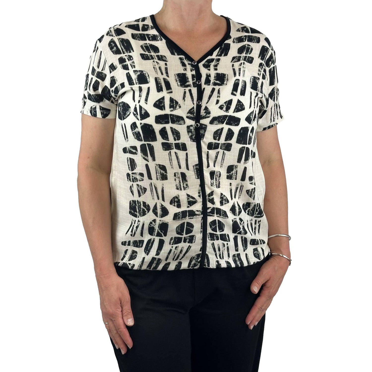 Shirt mit V-Ausschnitt. Mode von Kalisson. Seidel Moden Onlineshop