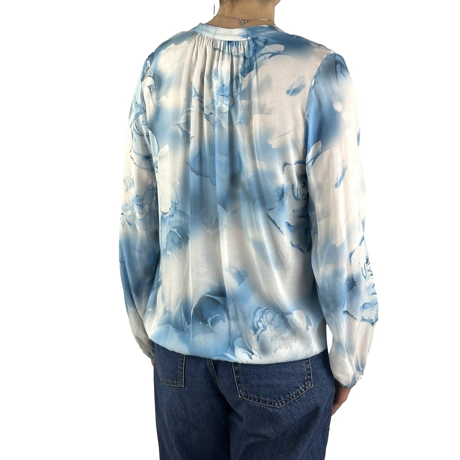 Bluse mit V-Ausschnitt. Mode von Monari. Seidel Moden Onlineshop