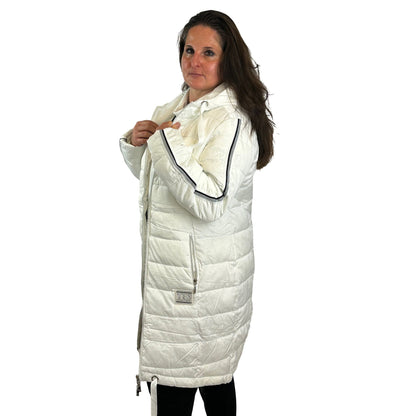 Lange Steppjacke mit Galonstreifen. Mode von Monari. Seidel Moden Onlineshop