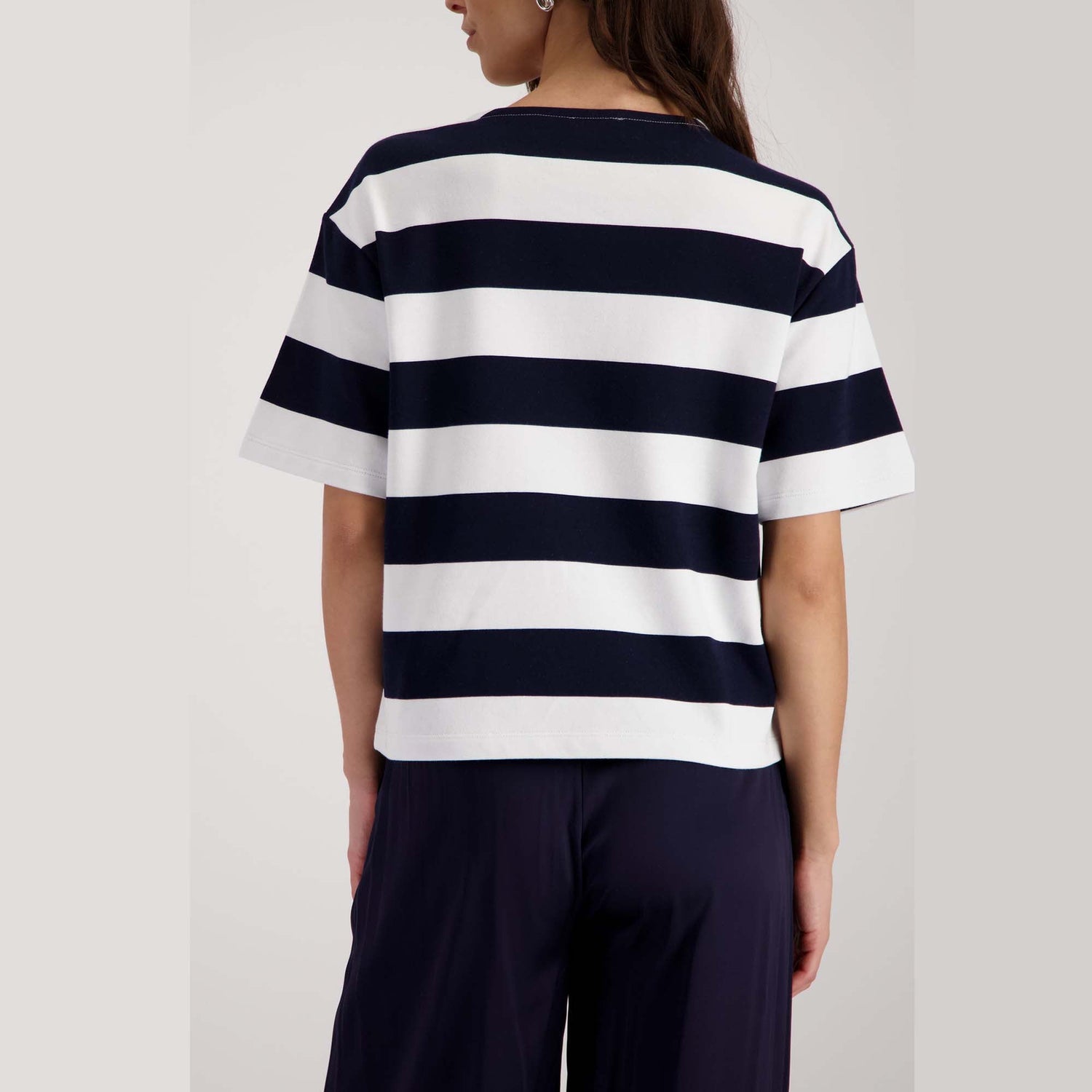 Sweatshirt mit Streifen und Schmuckdetails - Mode von Monari