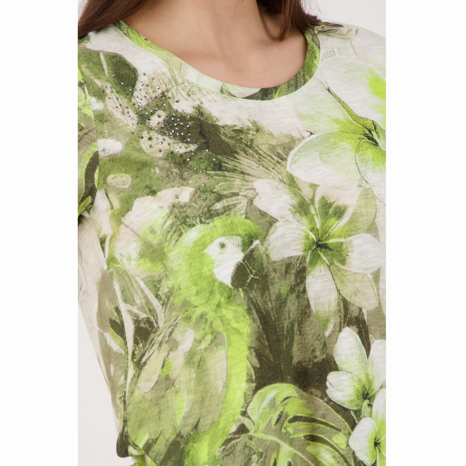T-Shirt mit tropischen Blumen Muster - Mode von Monari